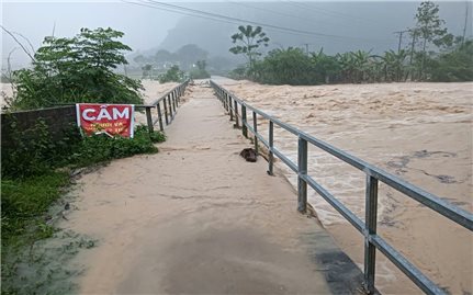 Mưa lớn gây chia cắt nhiều khu vực miền núi Thanh Hóa