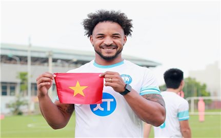 Tiền đạo Nguyễn Xuân Son trở lại Việt Nam, báo tin vui cho CLB Nam Định và tuyển quốc gia