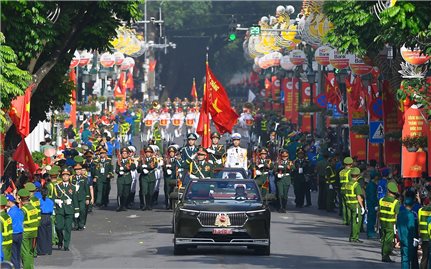 Xe điện Việt kiêu hãnh trong đội hình diễu binh 2/9: Khoảnh khắc tự hào không thể quên