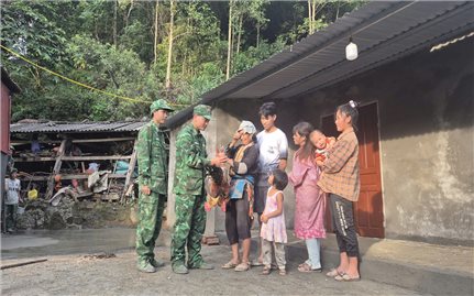 Lá thư tay xúc động của người phụ nữ dân tộc Dao viết trong căn nhà mới