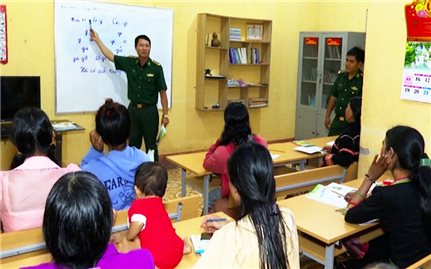 Công tác phổ cập giáo dục, xóa mù chữ là nhiệm vụ quan trọng không thể lơ là