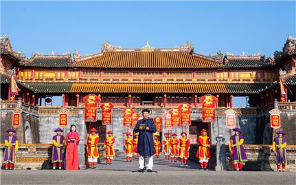 Đầu năm mới, du khách hào hứng xem lễ hội Ban sóc Triều Nguyễn