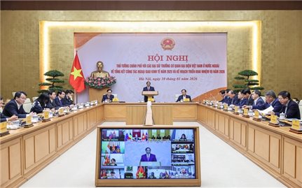 Thủ tướng: Sớm hoàn thiện chương trình hỗ trợ doanh nghiệp Việt Nam ra thế giới