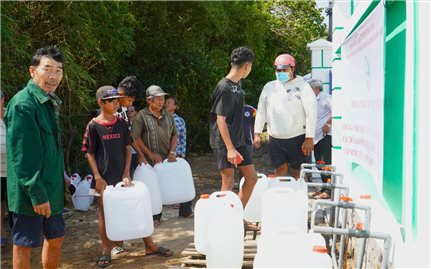 Cần Thơ: Đồng loạt cấp nước sạch miễn phí cho người dân vùng ven biển