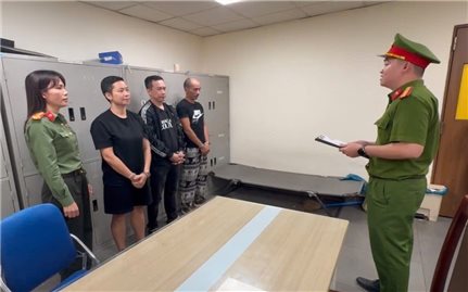 Trốn sang nước ngoài, 3 đối tượng bị truy nã đặc biệt vẫn “sa lưới”