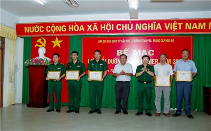 Bồi dưỡng tiếng Khmer để cán bộ thực hiện tốt công tác dân tộc