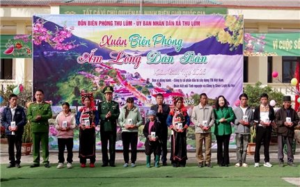 Điểm tựa của đồng bào trên miền biên giới