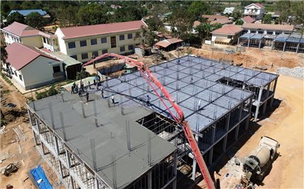 Xuyên Tết thi công công trình trọng điểm