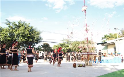 Mừng nhà rông - đón Xuân về