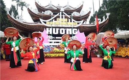 Nô nức Lễ Khai hội du lịch chùa Hương 2026