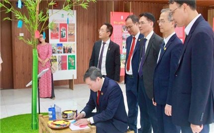 Tái hiện không gian Tết cổ truyền từ các tư liệu nghiên cứu khoa học xã hội