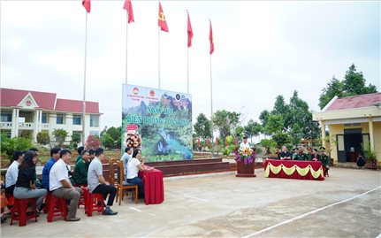 Biên giới Gia Lai rộn ràng Ngày hội Biên phòng toàn dân