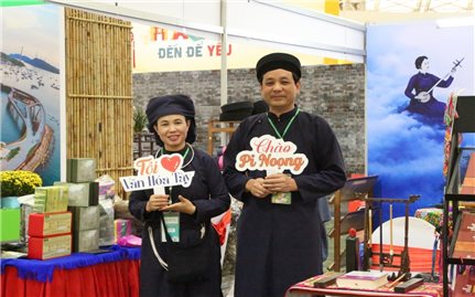 “Tôi yêu văn hóa Tày” - Lặng lẽ giữ hồn bản sắc giữa Hội chợ Mùa Xuân
