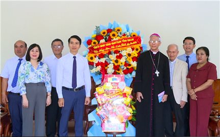 Gia Lai: Thăm, chúc Tết các tổ chức tôn giáo