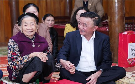 Đồng chí Trần Cẩm Tú thăm, chúc Tết tại tỉnh Lào Cai