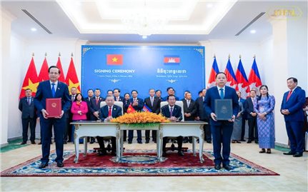 Việt Nam sẽ đào tạo, bồi dưỡng kiến thức công tác dân tộc cho cán bộ Campuchia