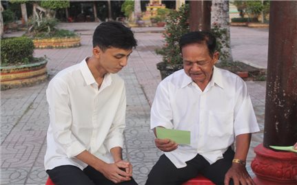 Háo hức cử tri người Khmer lần đầu tiên được đi bỏ phiếu bầu cử