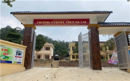 Hai nữ sinh trong vụ “bắt vợ” ở Nghệ An đã đồng ý quay lại trường học