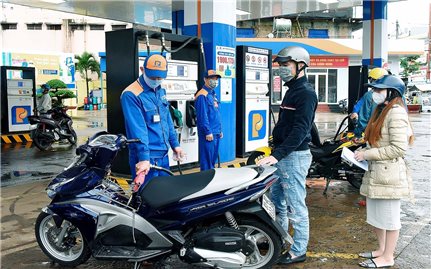 Chủ động thích ứng với biến động giá xăng dầu, tạo nền tảng cho phát triển bền vững