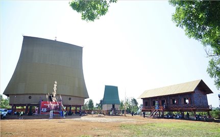 Khánh thành nhà rông cao 26 mét ở Gia Lai