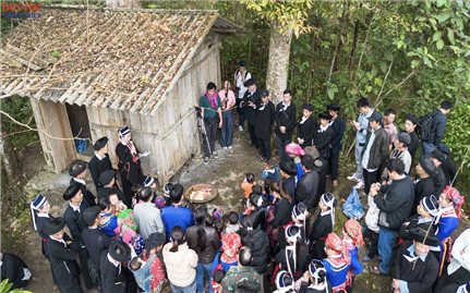 Ngôi miếu 4 mét vuông nhưng “giữ” nguồn cội cho một cộng đồng