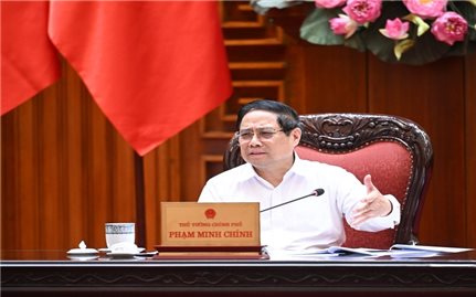 Thủ tướng: Không để thiếu nguồn cung xăng dầu; khẩn trương xây dựng kho dự trữ chiến lược