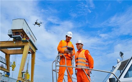 Tăng cường thực thi tiết kiệm điện và phát triển điện mặt trời mái nhà