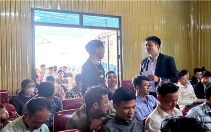 Đưa việc làm lên “cổng trời” Mường Lống