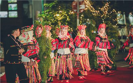 Người mở lối thoát nghèo từ du lịch ở Lô Lô Chải