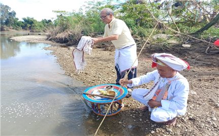 Huyền bí nghi lễ “tống ôn” ra biển của người Chăm