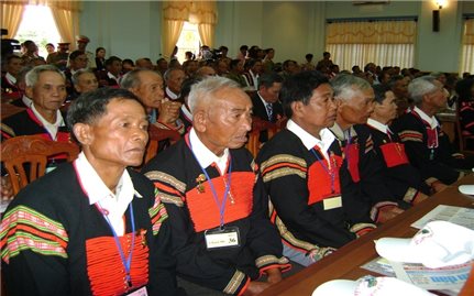 Đề xuất tiêu chí lựa chọn và chính sách với Người có uy tín trong đồng bào DTTS