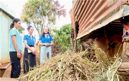 Phụ nữ DTTS tự tin thoát nghèo