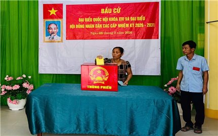 Cử tri đặc khu Thổ Châu náo nức đi bầu cử sớm