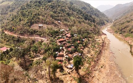 Nghệ An: Hàng chục hộ dân sống lay lắt chờ ngày an cư