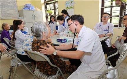 Tuổi trẻ ngành y tế trên quê hương Bác Hồ hướng về biển đảo quê hương