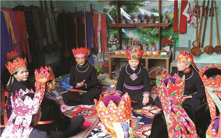 Theo dấu Son tràng, giữ hồn Then Tày