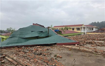 Thanh Hóa: Giông lốc kèm mưa đá bất ngờ trong đêm, nhiều tài sản hư hại