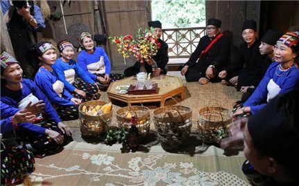 Cưới 2 lần, ở rể 3 năm: Chuyện lạ mà sâu sắc trong hôn nhân người Thái xứ Thanh