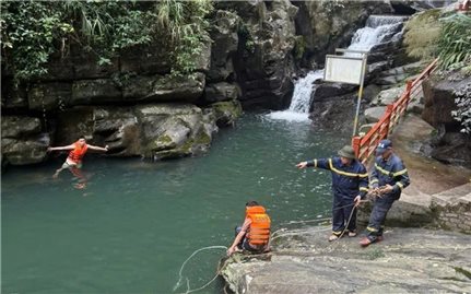 Tìm thấy du khách tử vong do trượt chân ở thác Bản Khiếng