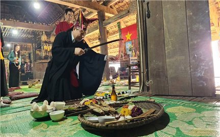 Lễ cúng vía bếp của người Mường – Nghi lễ giữ lửa, giữ hồn nhà