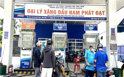 Từ 1/6, các cửa hàng xăng dầu trên toàn quốc phải tuân thủ bán xăng E10