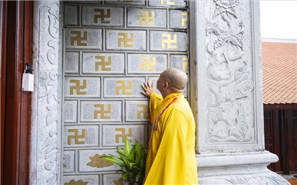 Chùa Cương Xá xác lập Kỷ lục Châu Á với hệ thống 2.100 chữ “Vạn” bằng đá