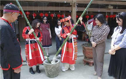 Tuyên Quang: Ưu tiên phát triển toàn diện đối với các dân tộc có khó khăn đặc thù