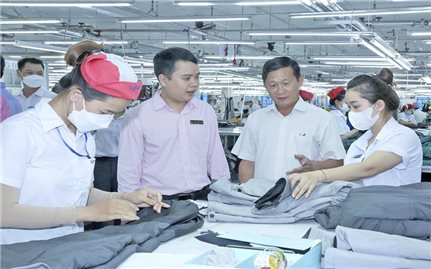 Hỗ trợ khẩn cấp kịp thời sau lũ - Ngân hàng CSXH giảm lãi suất nhiều chương trình vay