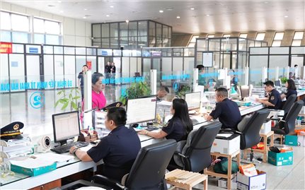 Xuất nhập khẩu tăng nhẹ, thặng dư thương mại duy trì, buôn lậu vẫn diễn biến phức tạp