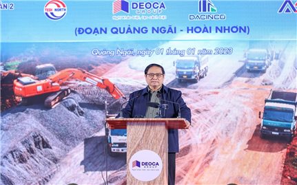 Thủ tướng phát lệnh khởi công đồng loạt 12 dự án cao tốc Bắc-Nam