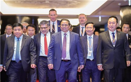 Thủ tướng gặp mặt cộng đồng doanh nghiệp FDI và dự Diễn đàn Doanh nghiệp Việt Nam