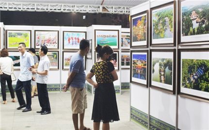 Triển lãm ảnh “Di sản văn hóa, Du lịch các vùng kinh đô Việt Nam” sẽ kéo dài đến ngày 29/4