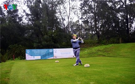 Tưng bừng giải Golf giao hữu bên lề Hội nghị APEC 2017