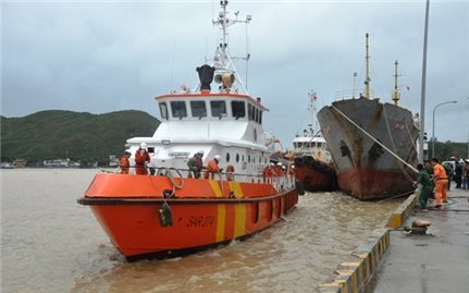 Nỗ lực tìm kiếm nạn nhân vụ chìm tàu ở vùng biển Quy Nhơn